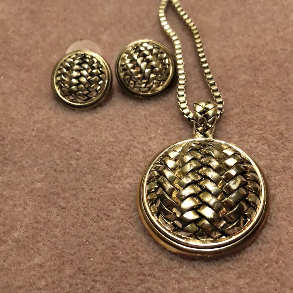 Vintage silver necklace and earrings